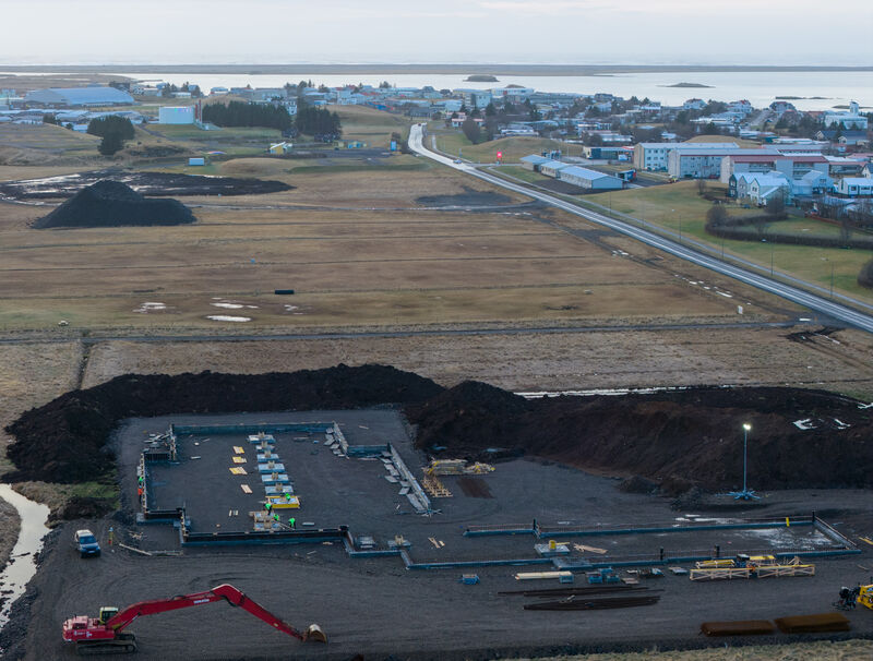 Framkvaemdir-vid-nyja-verslunarmidstod